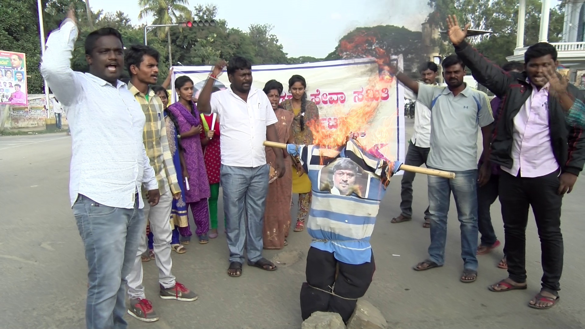 ಶಾಸಕ ವರ್ತೂರು ಪ್ರಕಾಶ್ ರಾಜೀನಾಮೆಗೆ ಒತ್ತಾಯ